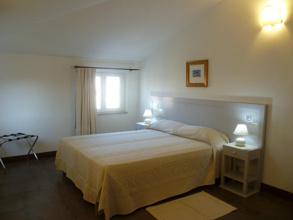 Albergo Residenziale La Corte Tortolì Habitación foto